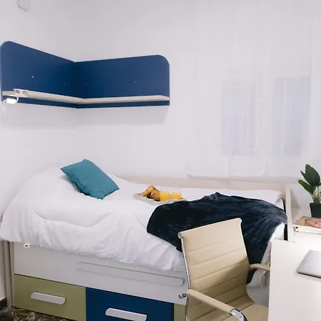 بيت ضيافة Piso Compartido Delyrent, Reja