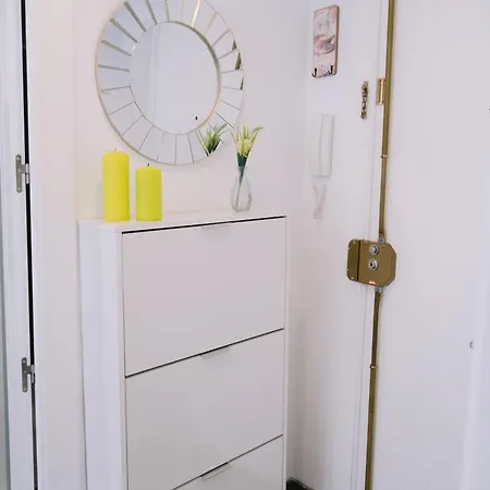 بيت ضيافة Piso Compartido Delyrent, Reja خاين