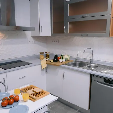 بيت ضيافة Piso Compartido Delyrent, Reja