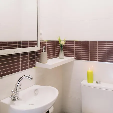 Piso Compartido Delyrent, Reja بيت ضيافة