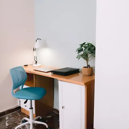 بيت ضيافة Piso Compartido Delyrent, Reja خاين