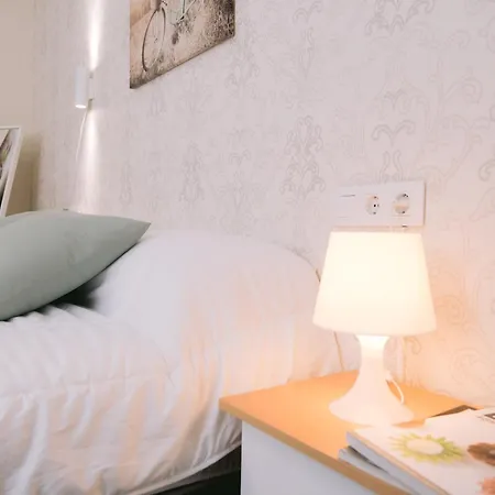 Piso Compartido Delyrent, Reja بيت ضيافة خاين
